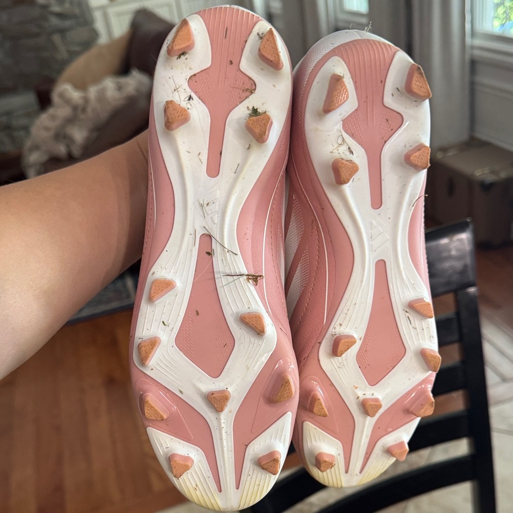 Adidas Women's Blush Pink Soccer cleats - Picture 2 of 5